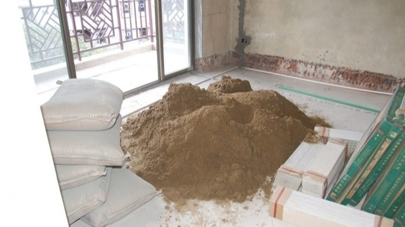 在选择瓷砖胶品牌时，可以从以下几个方面进行对比：